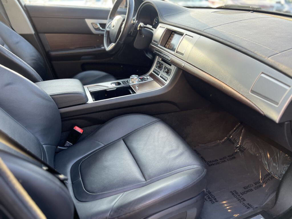 Used 2014 Jaguar XF 3.0 image 8