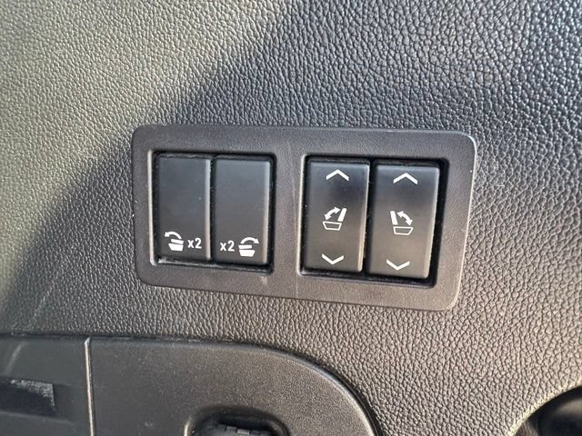 Used 2017 Cadillac Escalade Premium Luxury AWD/4WD image 30