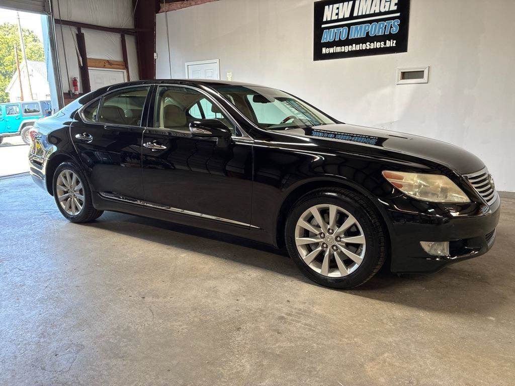 Used 2012 Lexus LS 460 w/ Comfort Pkg RWD image 3