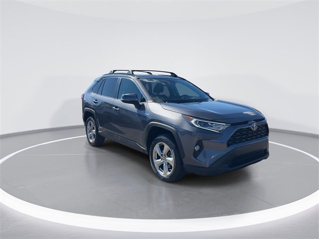 Used 2021 Toyota RAV4 XLE Premium image 2