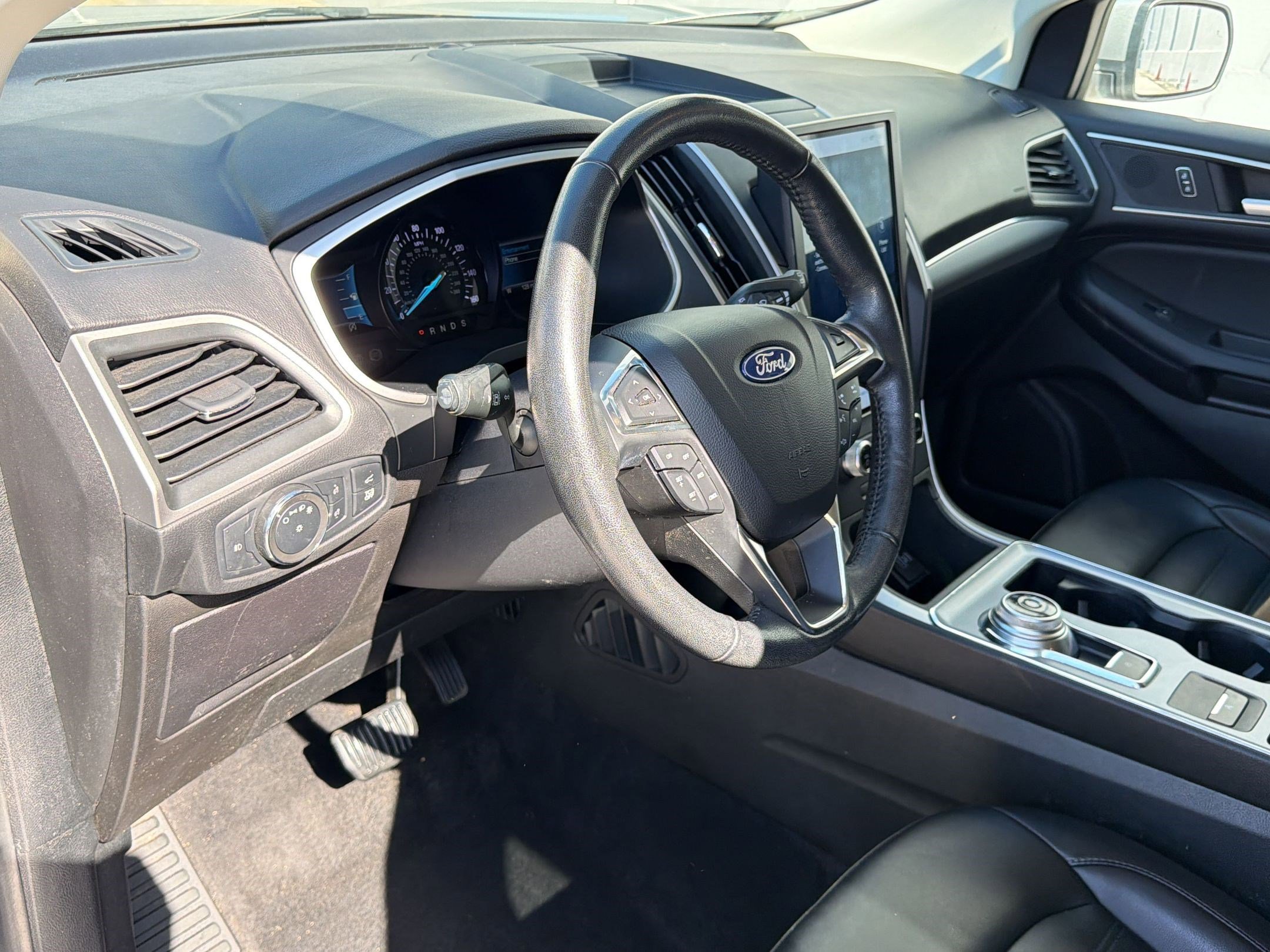 Used 2021 Ford Edge SEL w/ Convenience Package FWD image 4