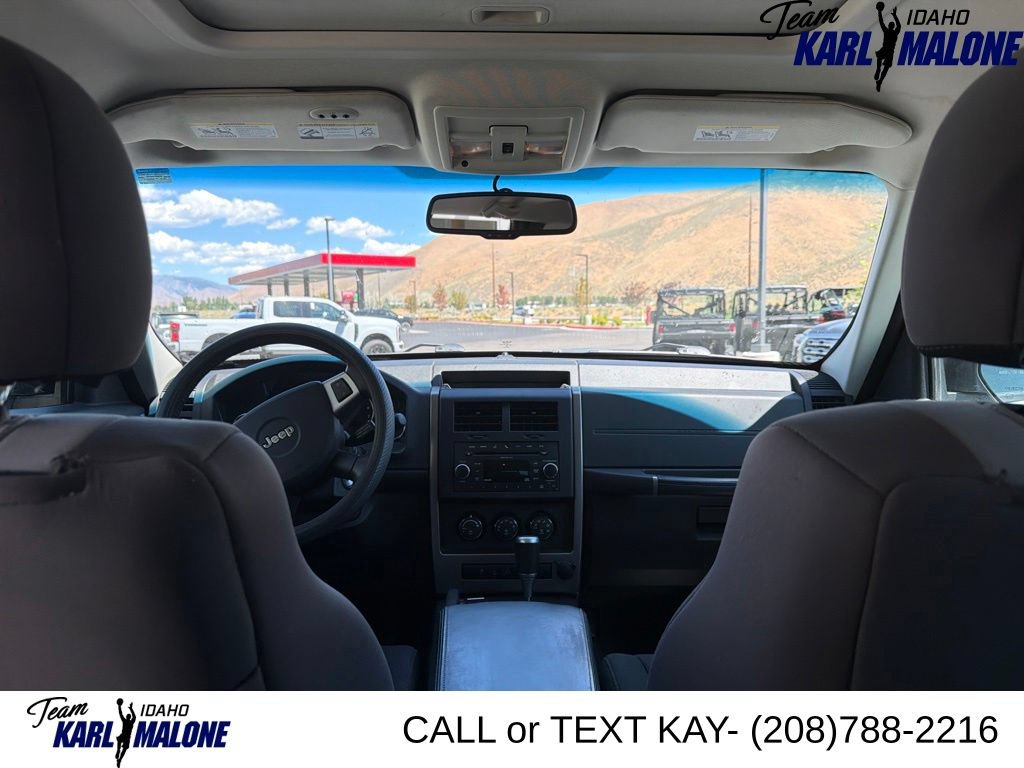 Used 2010 Jeep Liberty Renegade w/ Premium Group AWD/4WD image 17