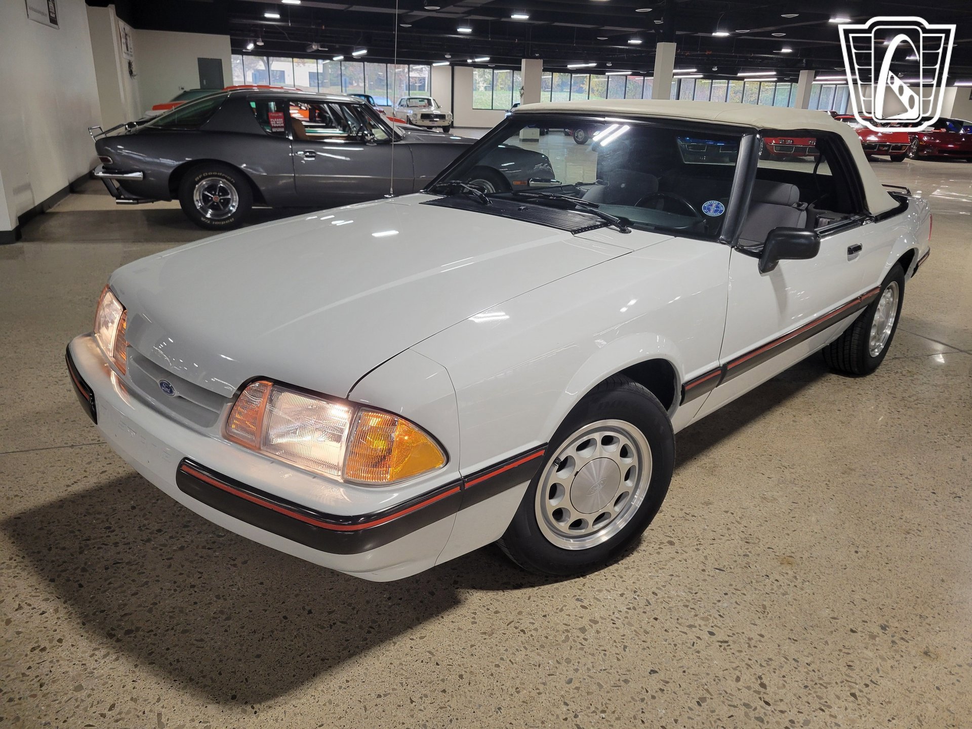 Used 1989 Ford Mustang LX RWD image 3