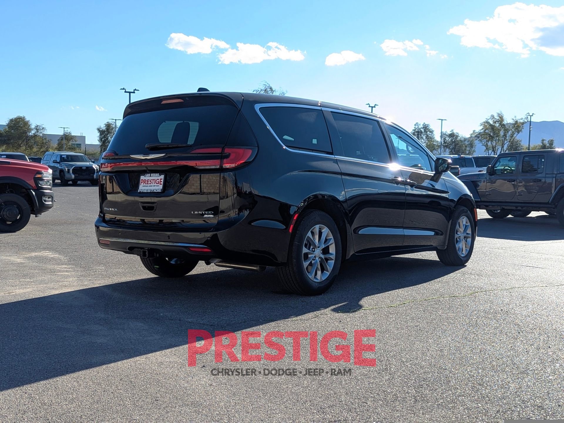 New 2026 Chrysler Pacifica Limited AWD/4WD image 5