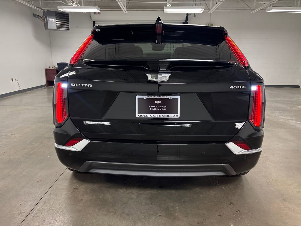 New 2026 Cadillac Optiq Luxury 2 image 15
