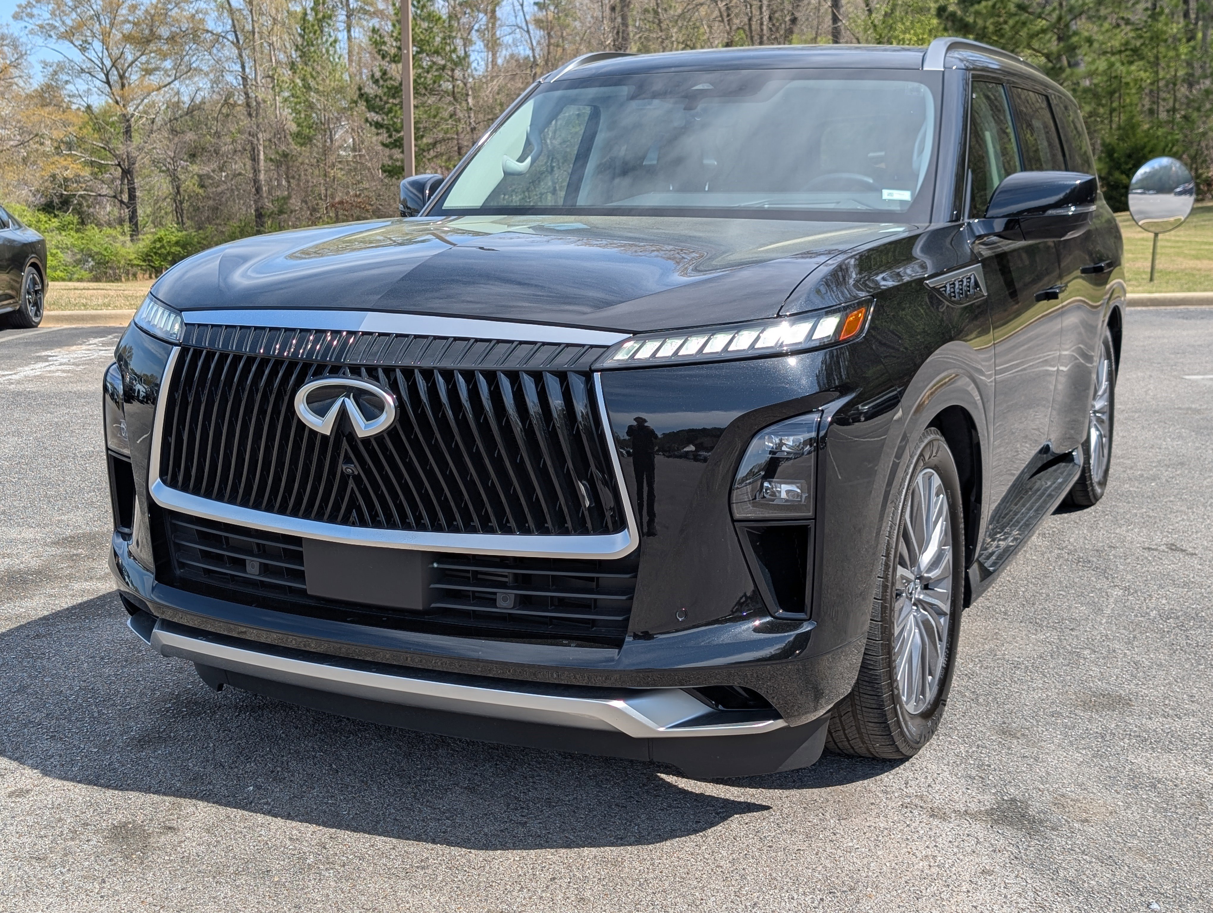 Used 2025 INFINITI QX80 Sensory image 5