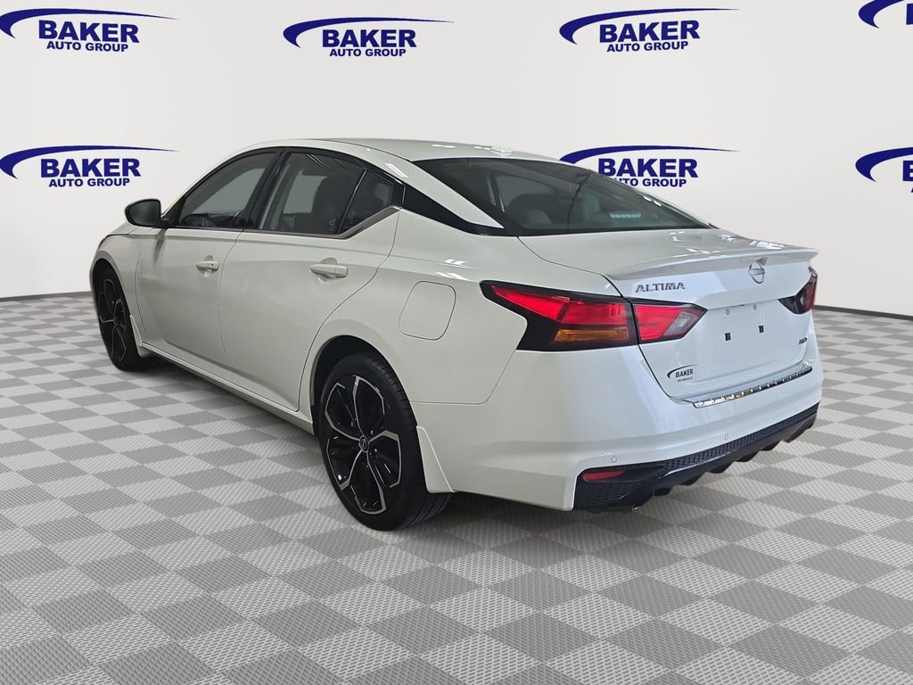 Used 2023 Nissan Altima 2.5 SR AWD/4WD image 7