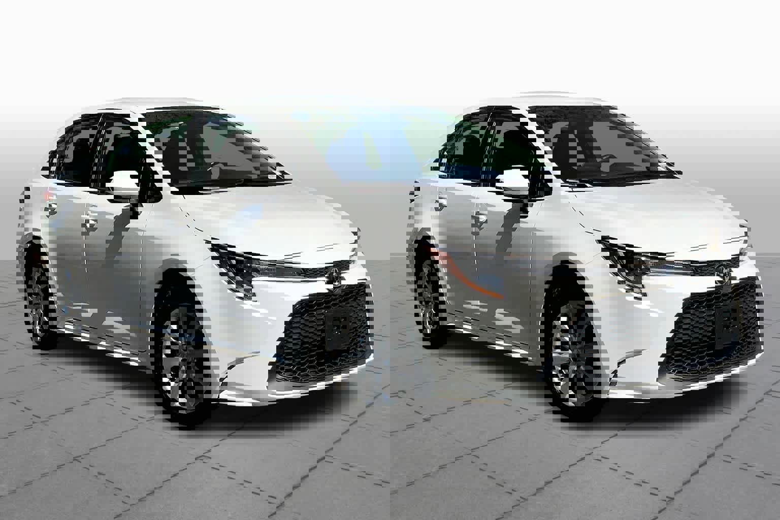 Used 2022 Toyota Corolla LE image 3