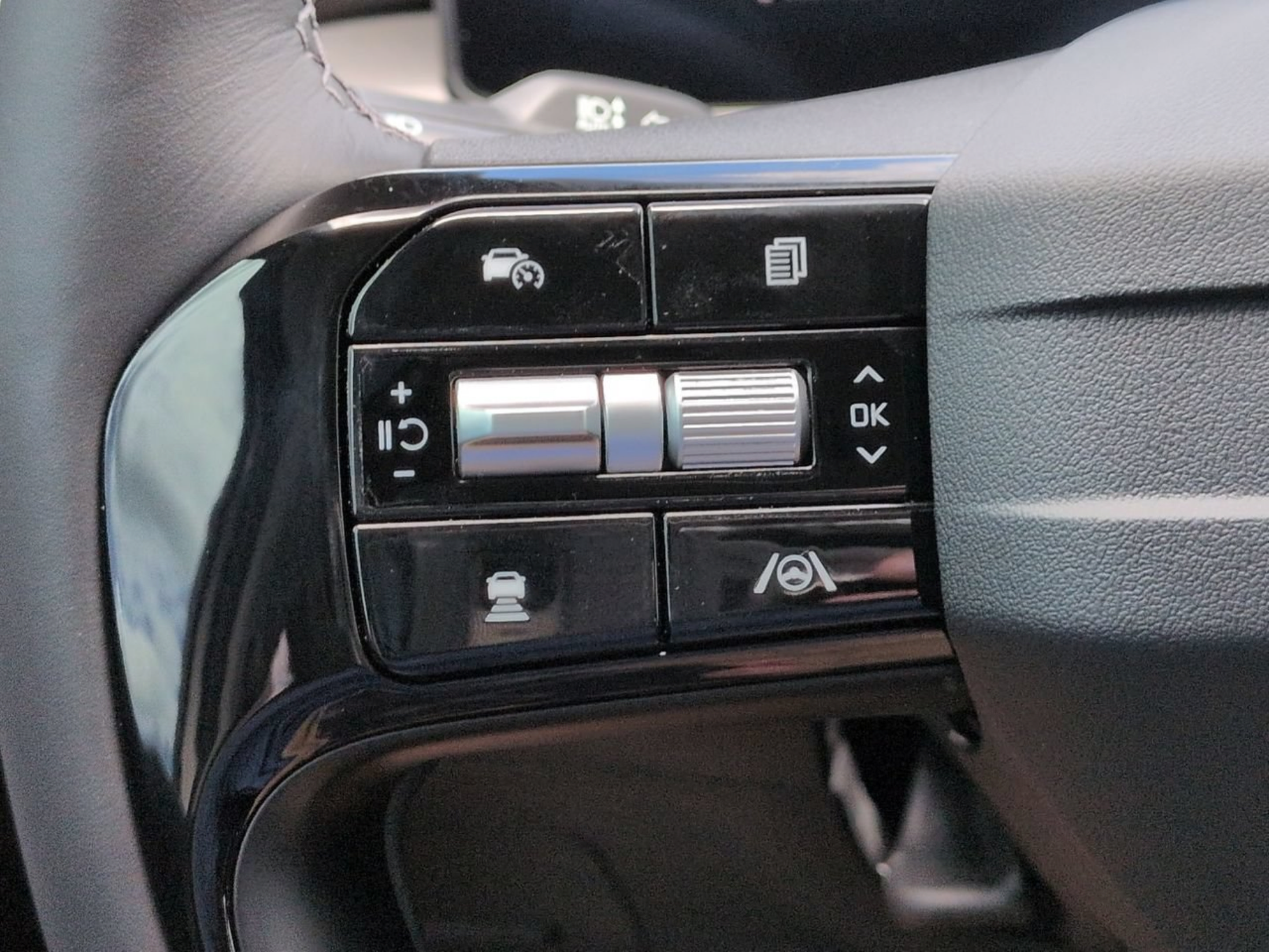 New 2026 Kia Sorento LX FWD image 34