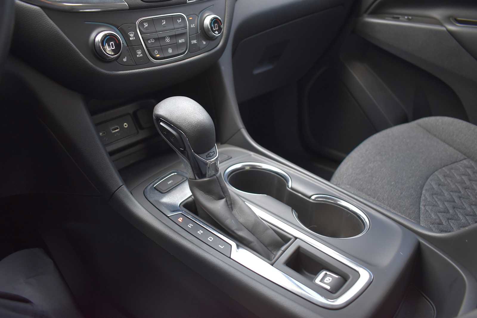 Used 2023 Chevrolet Equinox LT AWD/4WD image 24