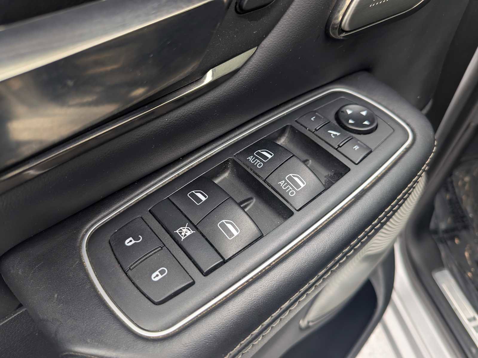 Used 2021 RAM 1500 Limited w/ Night Edition image 17