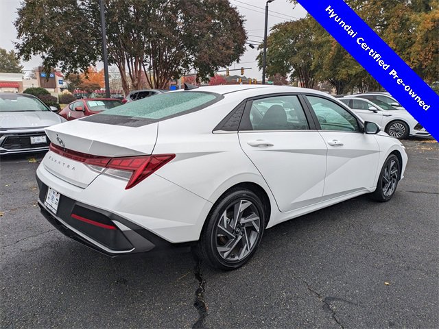 Certified 2025 Hyundai Elantra SEL image 4