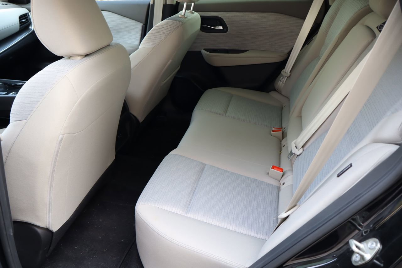 Used 2023 Nissan Rogue SV FWD image 5