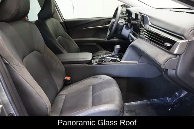 Used 2025 Toyota Camry XLE image 14