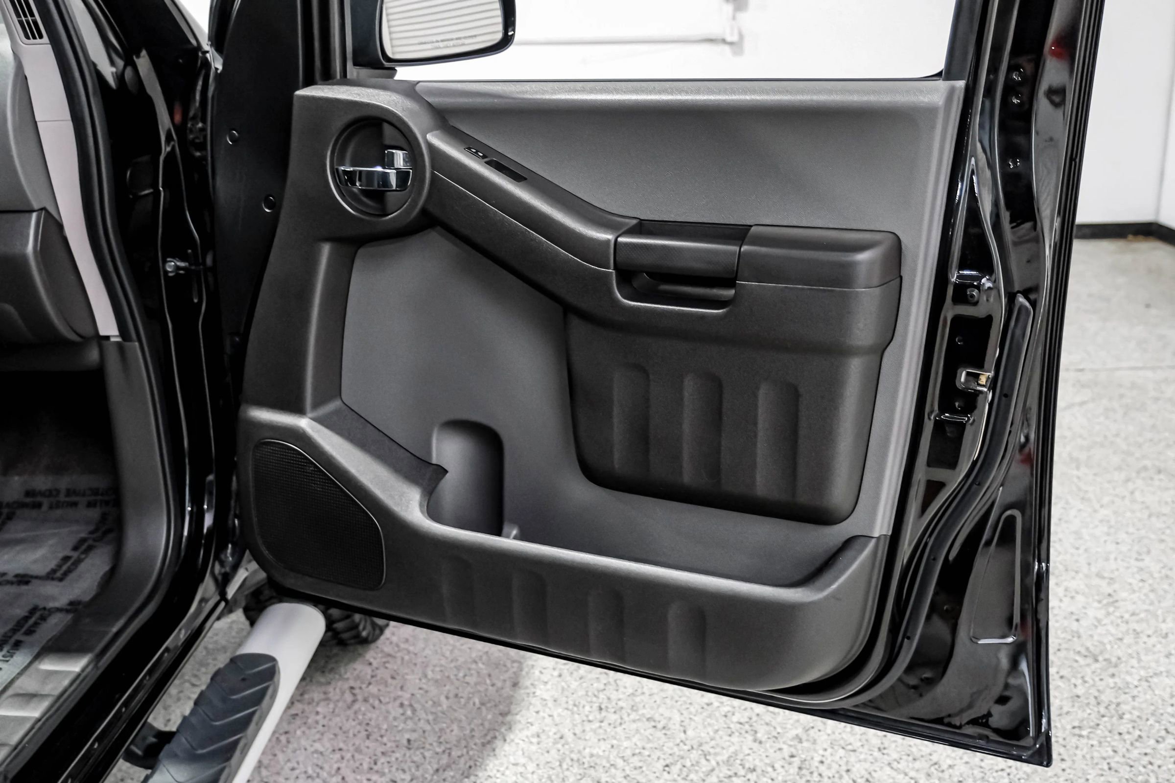Used 2015 Nissan Xterra X AWD/4WD image 42