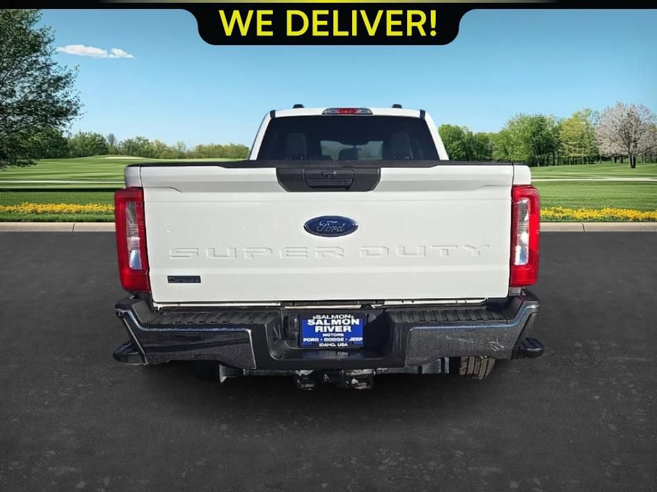 Used 2024 Ford F350 XLT AWD/4WD image 3