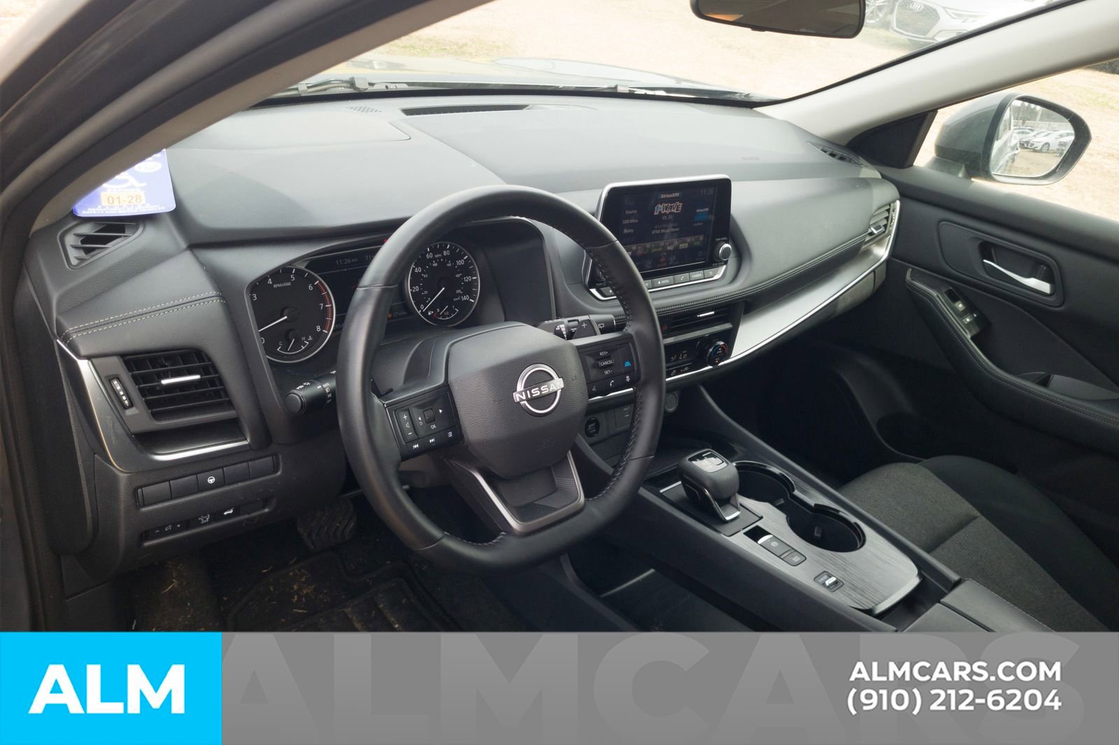 Used 2025 Nissan Rogue SV image 6