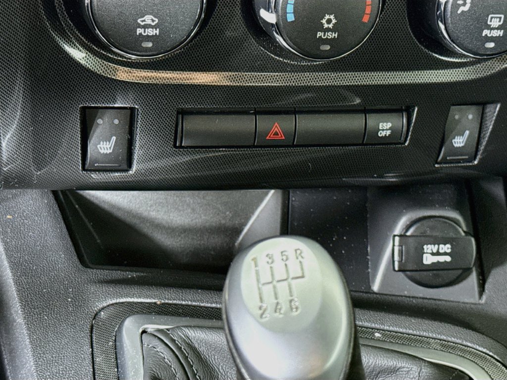 Used 2009 Dodge Challenger SRT8 w/ SRT Option Group II RWD image 10