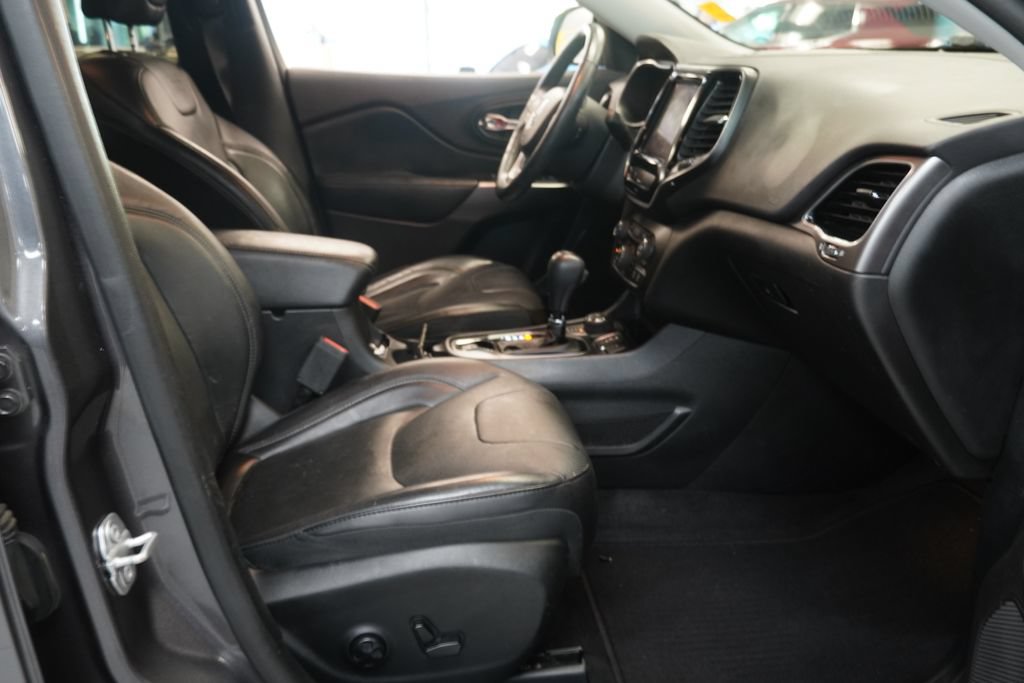 Used 2019 Jeep Cherokee Limited AWD/4WD image 22