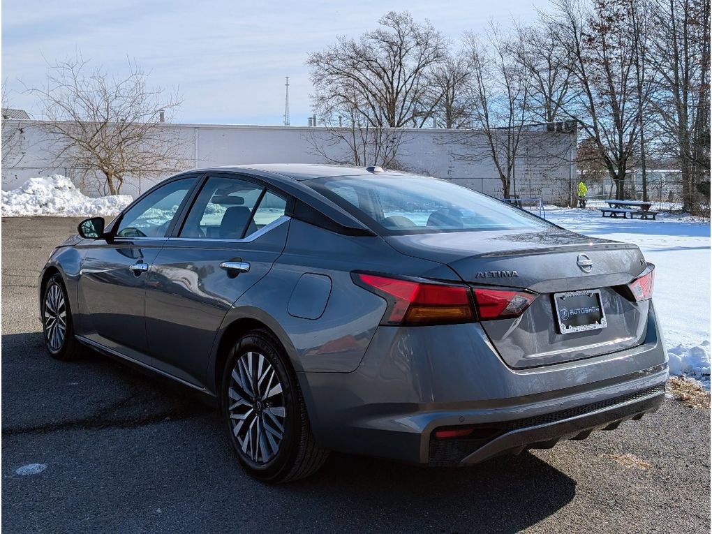 Used 2024 Nissan Altima 2.5 SV image 5
