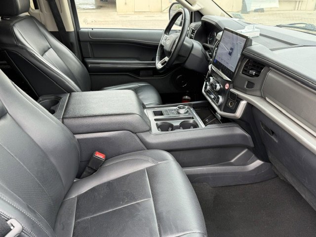 Used 2024 Ford Expedition XLT image 18