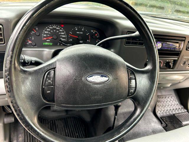 Used 2004 Ford F350 XL image 28