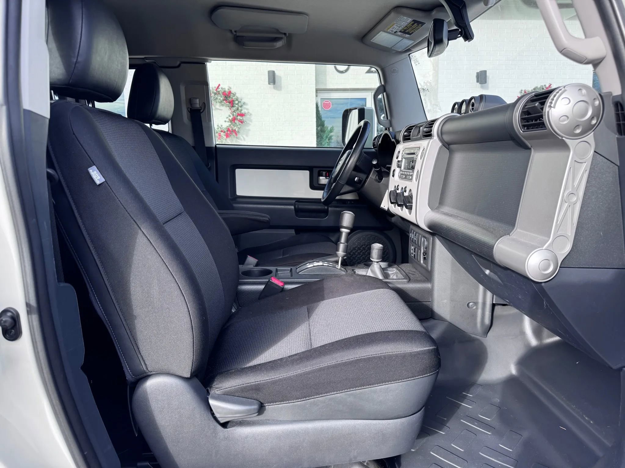 Used 2014 Toyota FJ Cruiser 4WD w/ Upgrade Package image 9