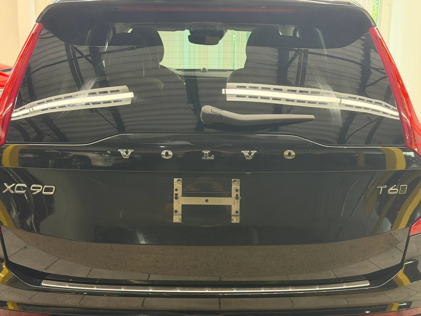 Used 2016 Volvo XC90 T6 Momentum w/ Momentum Plus Package AWD/4WD image 11