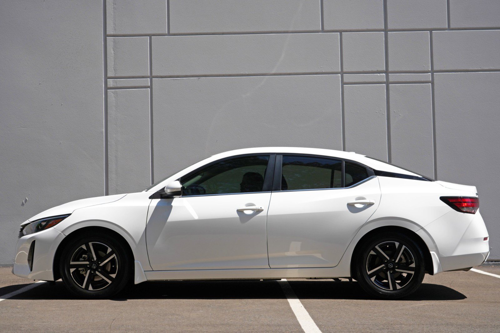 Used 2024 Nissan Sentra SV w/ All-Weather Package FWD image 8