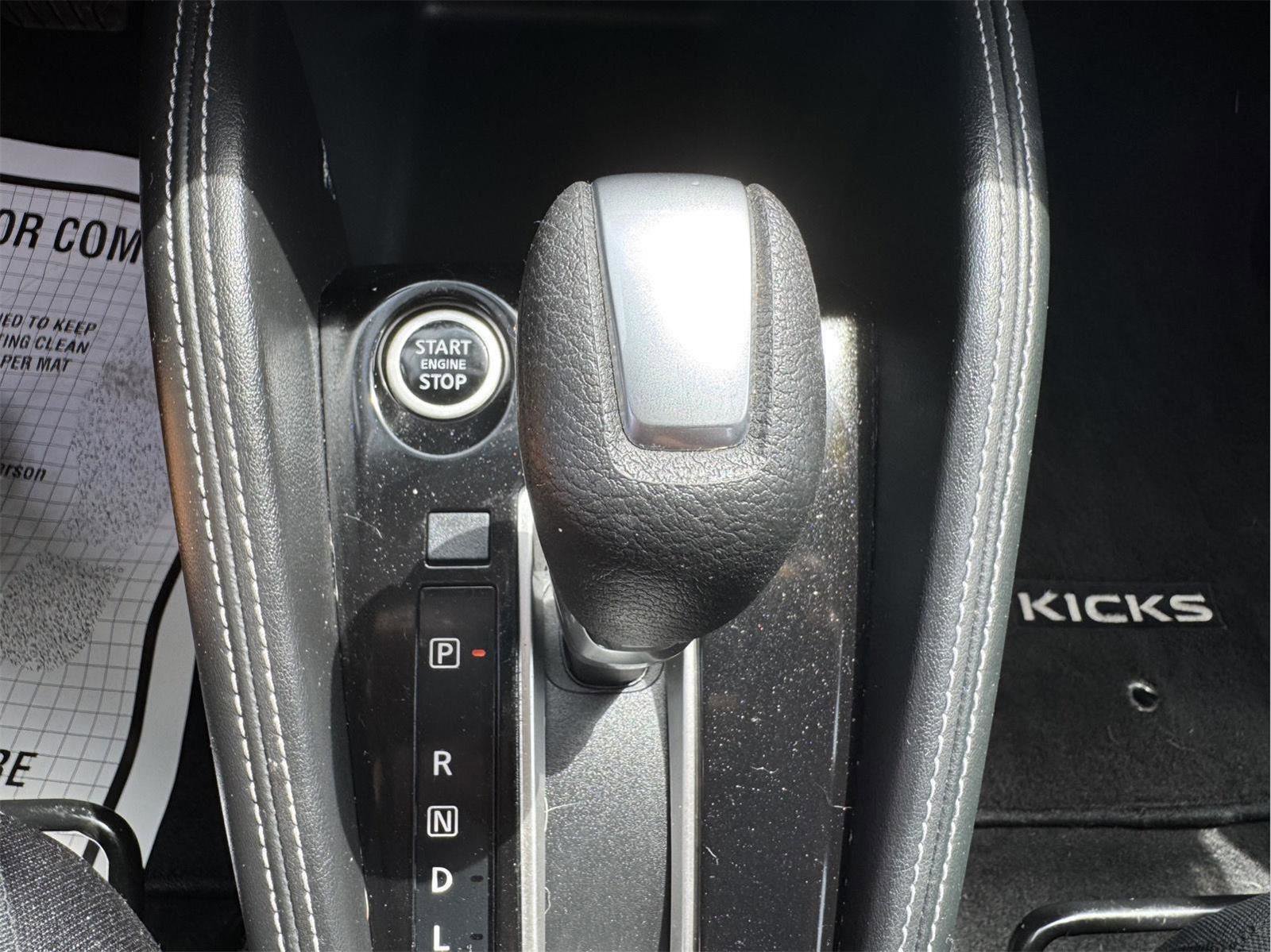 Used 2018 Nissan Kicks SV FWD image 18