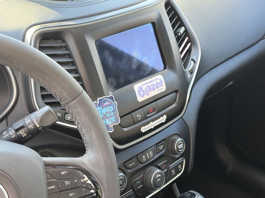 Used 2020 Jeep Cherokee Latitude Plus FWD image 10