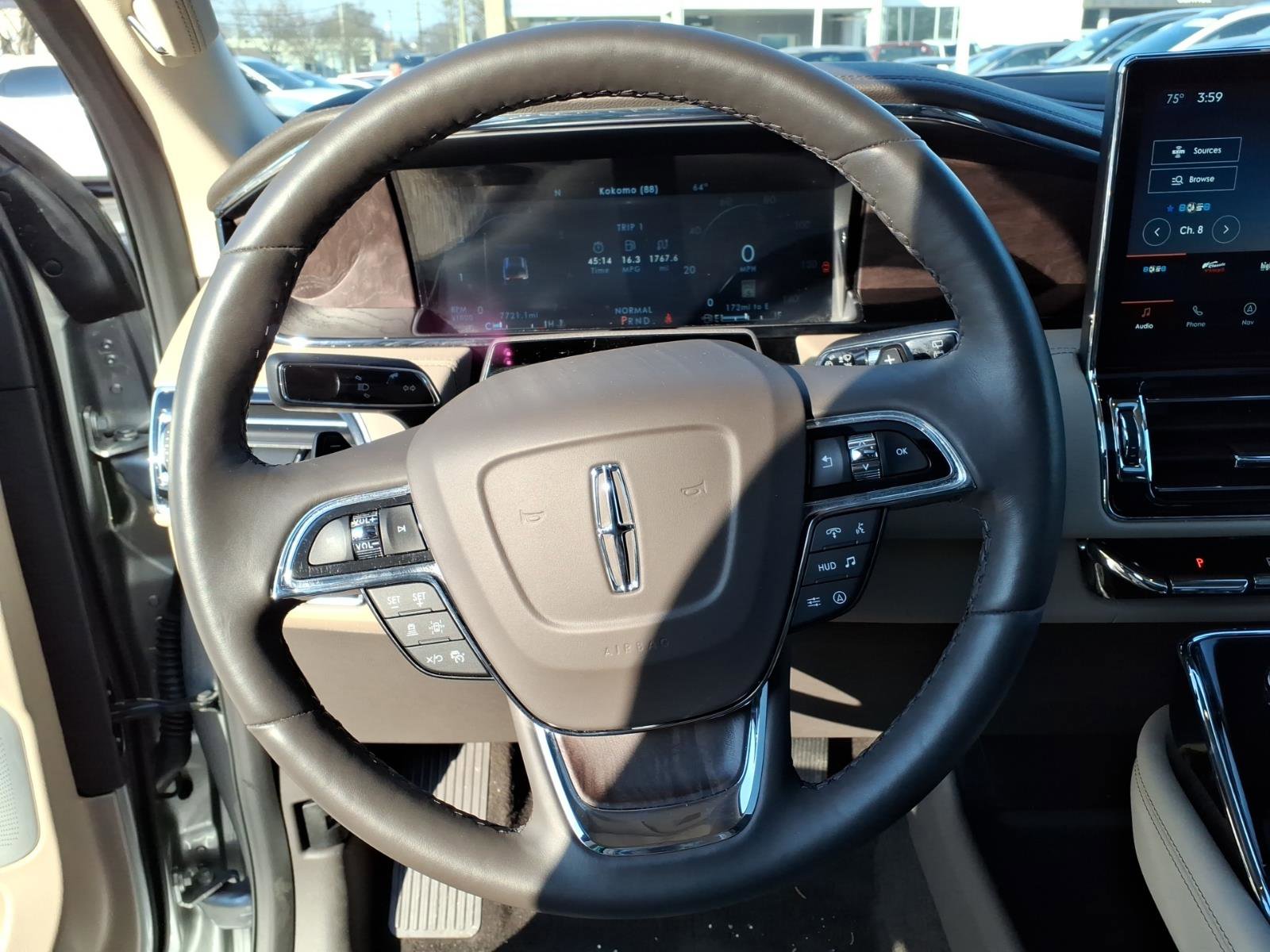 Certified 2024 Lincoln Navigator L Reserve image 17