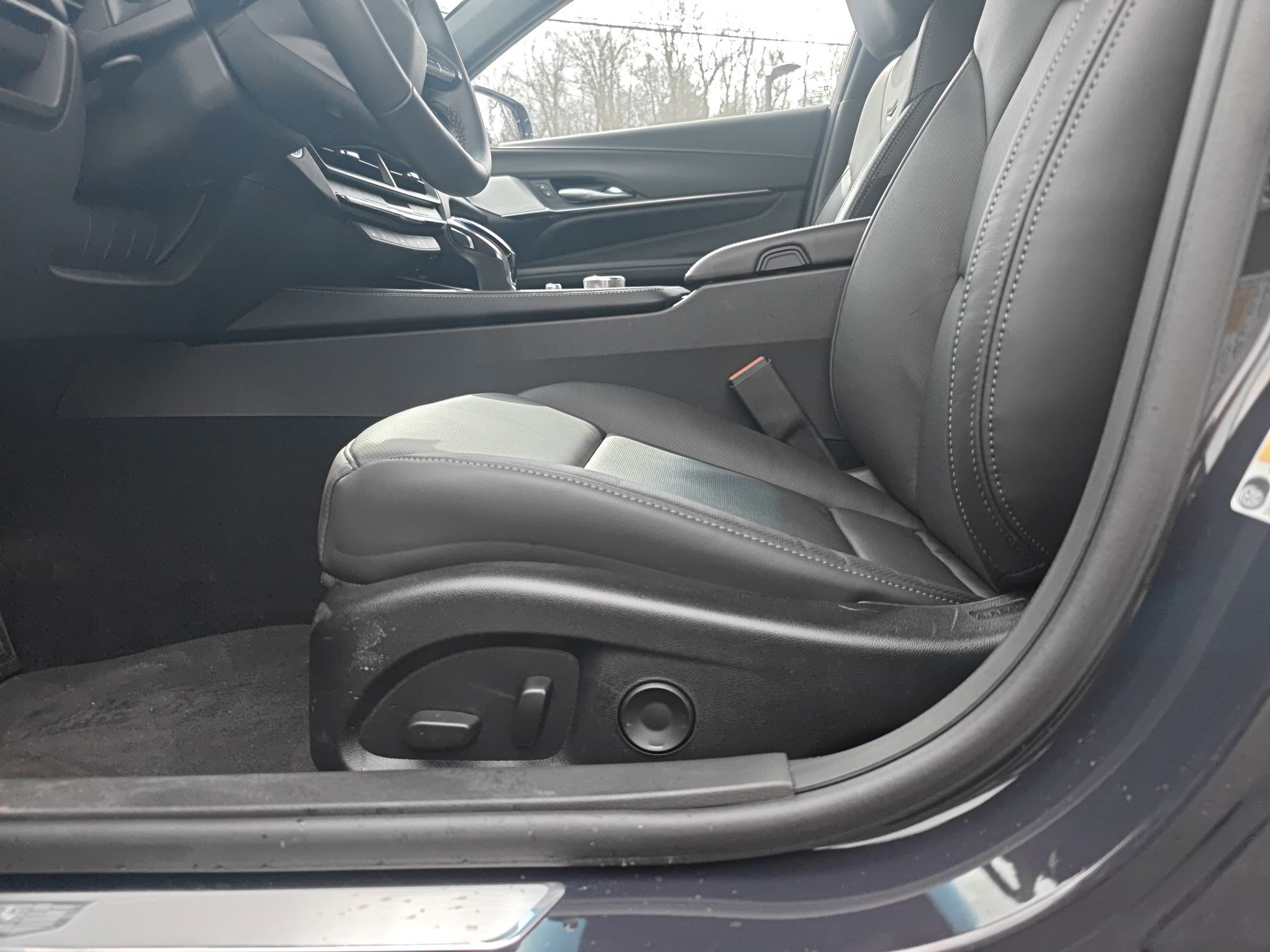Used 2025 Cadillac CT4 Premium Luxury image 13