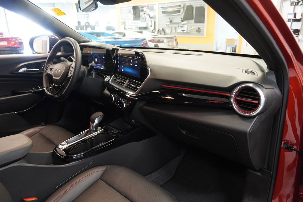 Used 2024 Chevrolet Trax RS w/ Driver Confidence Package image 34