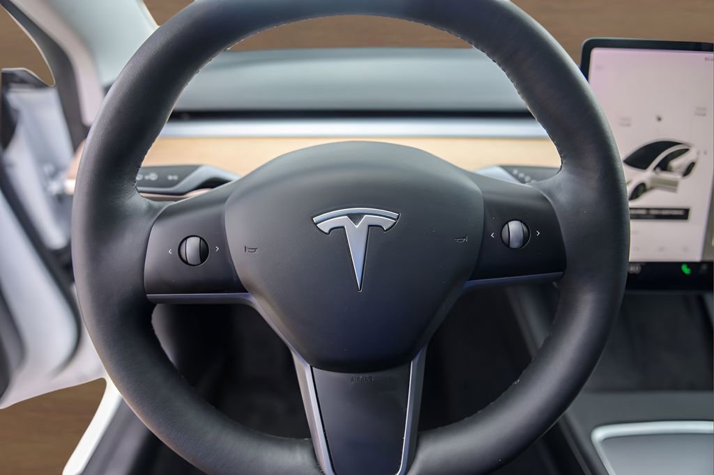 Used 2021 Tesla Model 3 Standard Range Plus RWD image 12