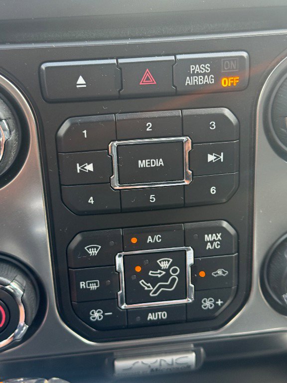 Used 2014 Ford F150 FX4 w/ Equipment Group 402A Luxury AWD/4WD image 19