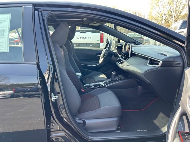 Used 2023 Toyota Corolla SE w/ SE Package image 14