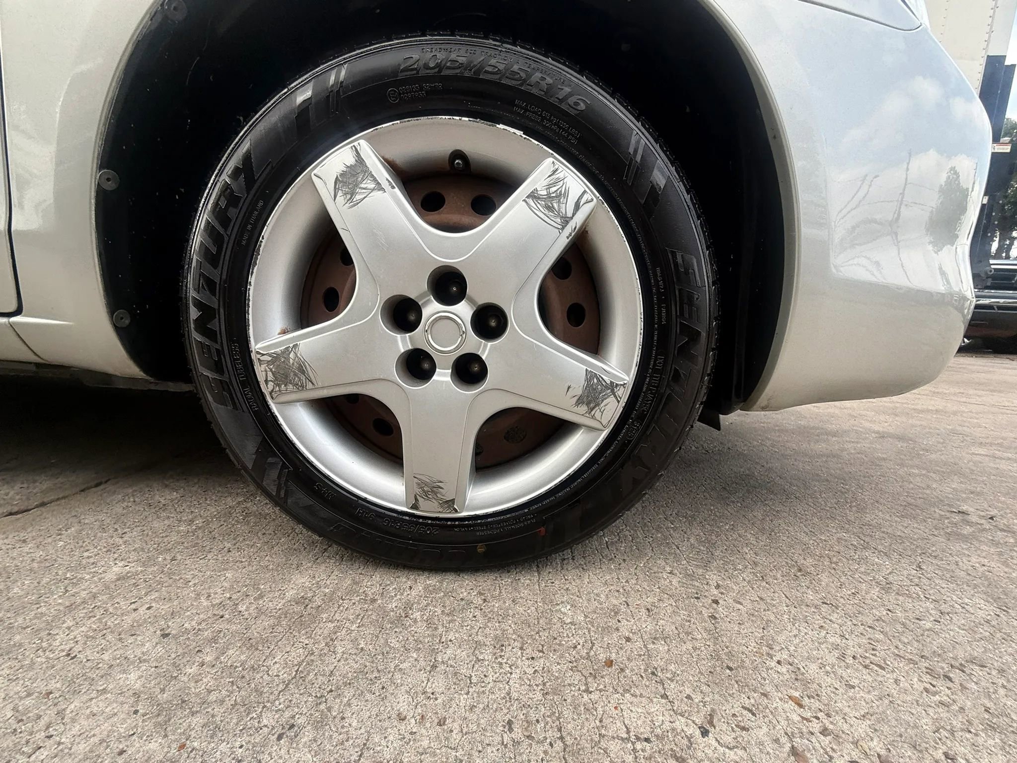 Used 2004 Toyota Matrix FWD image 25