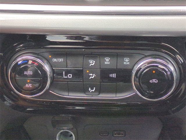 Certified 2025 Chevrolet Trax LT image 25