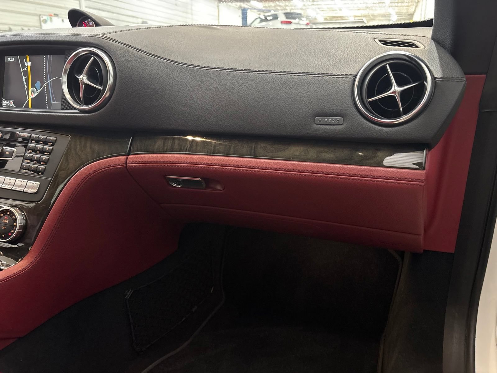 Used 2014 Mercedes-Benz SL 550 image 32