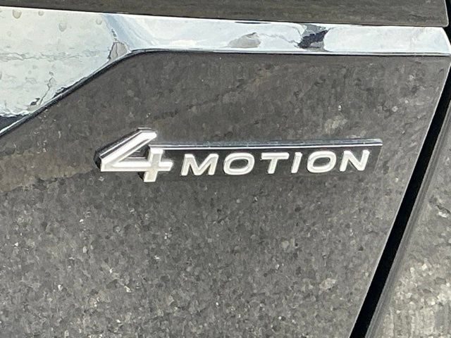 Used 2024 Volkswagen Atlas Peak Edition SE AWD/4WD image 12