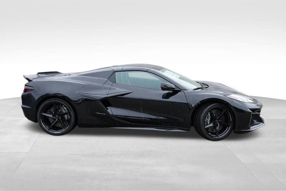 New 2025 Chevrolet Corvette E-Ray w/ LPO, Roadside Safety Package image 4