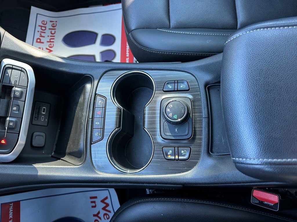 Used 2022 GMC Acadia SLT w/ Technology Package image 11