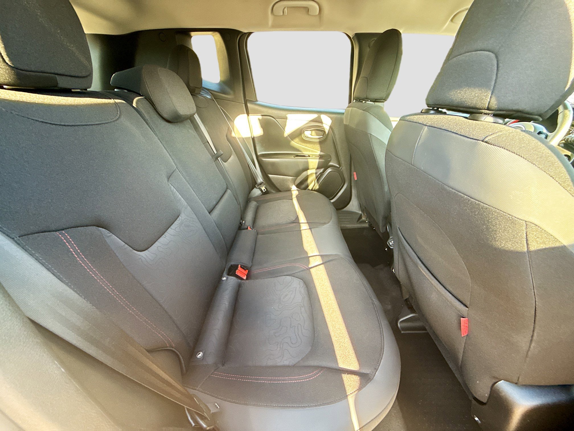 Used 2022 Jeep Renegade Trailhawk image 28