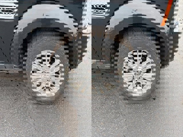 Used 2011 Land Rover LR4 HSE image 13