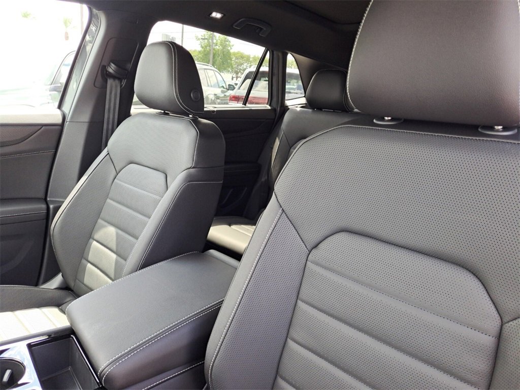 New 2026 Volkswagen Atlas Cross Sport SEL R-Line image 18