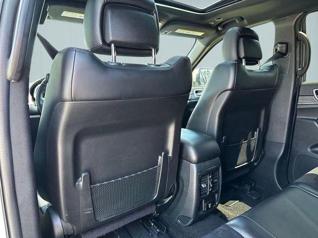 Used 2022 Jeep Grand Cherokee Laredo X AWD/4WD image 25
