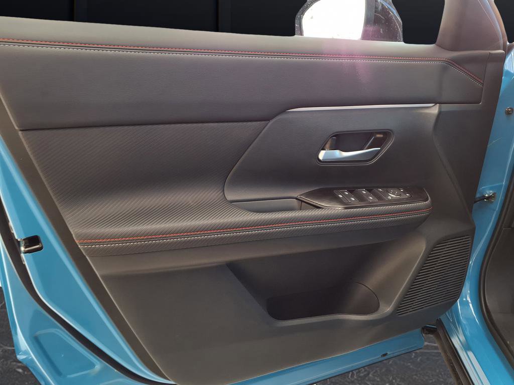 New 2026 Nissan Kicks SR AWD/4WD image 5