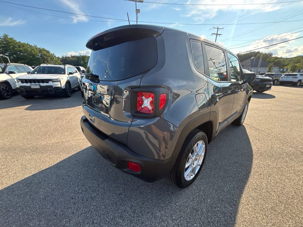 Certified 2023 Jeep Renegade Latitude AWD/4WD image 5