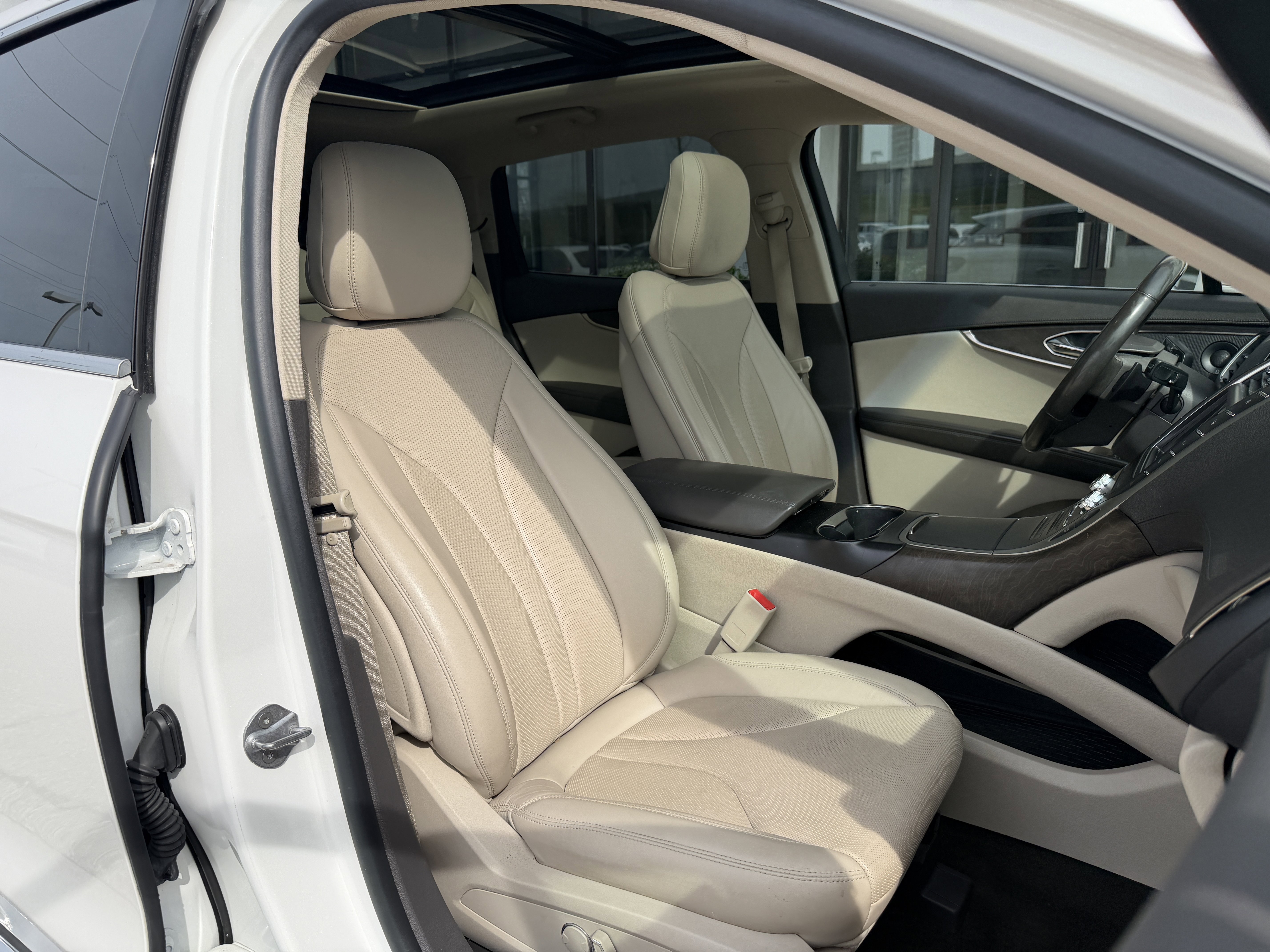 Used 2020 Lincoln Nautilus Reserve w/ Equipment Group 201A image 17